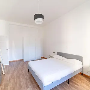 Apartment Hbhall Residenze Darsena, Milan